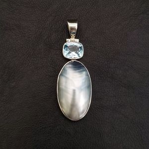 SJ 925 Big Mother of pearl and blue stone pendant